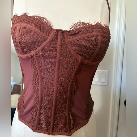 Urban Outfitters Rich Brown Lace Corset Bra with Boning, Adjustable Straps. NWT - Picture 1 of 15